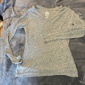 Long sleeve  V-neck T-shirt